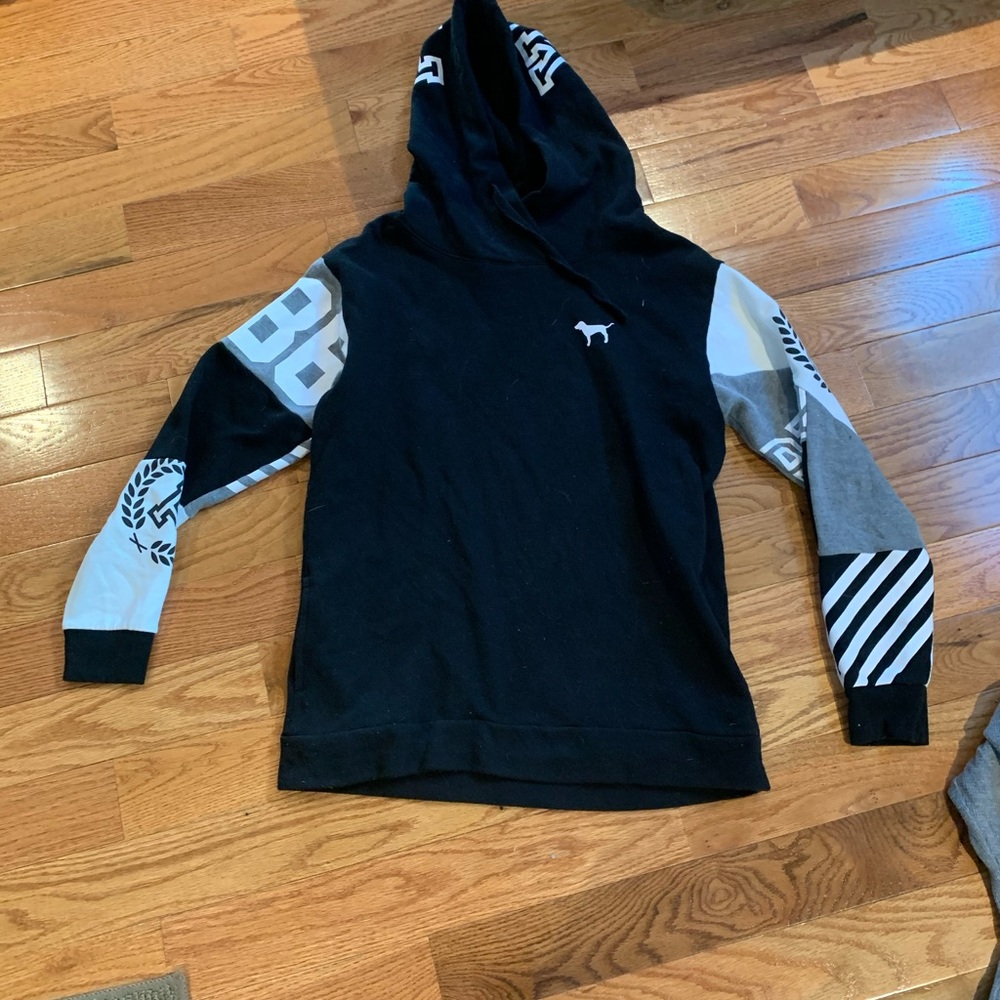 Woman’s sweatshirt size small